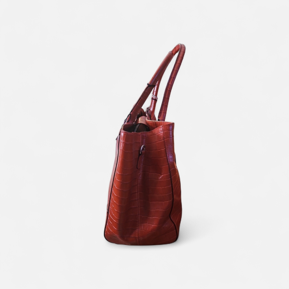 Elegant Crocodile-Embossed Tote Bag in Deep Red - Picture 3 of 6